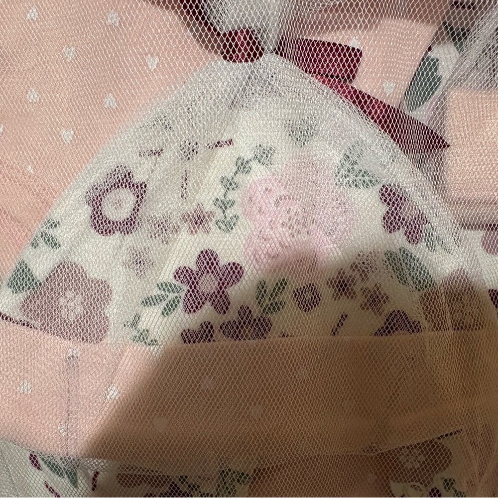 Floral Baby Outfit Set with one piece outfit, Bib and Hat, socks and more. - Picture 4 of 4